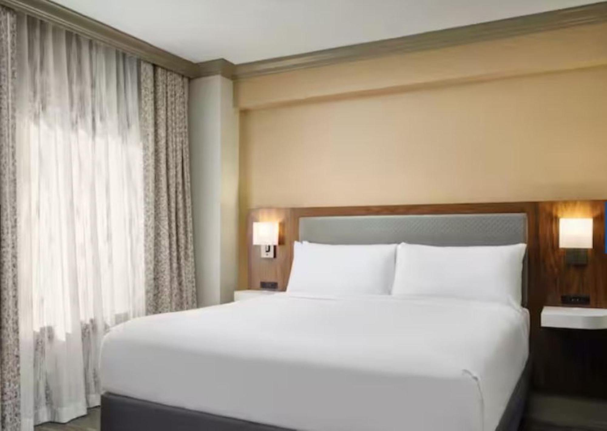 Hampton Inn & Suites New Orleans Canal St. French Quarter Extérieur photo