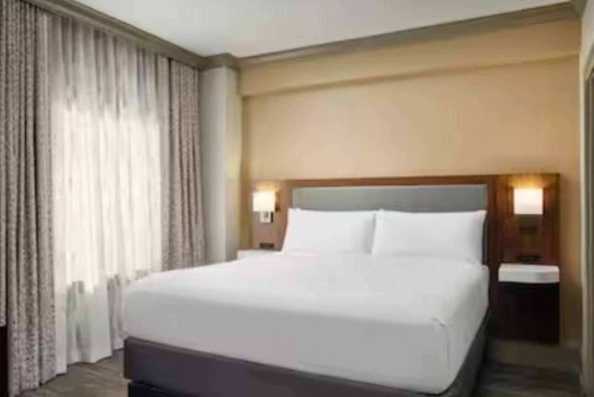 Hampton Inn & Suites New Orleans Canal St. French Quarter Extérieur photo